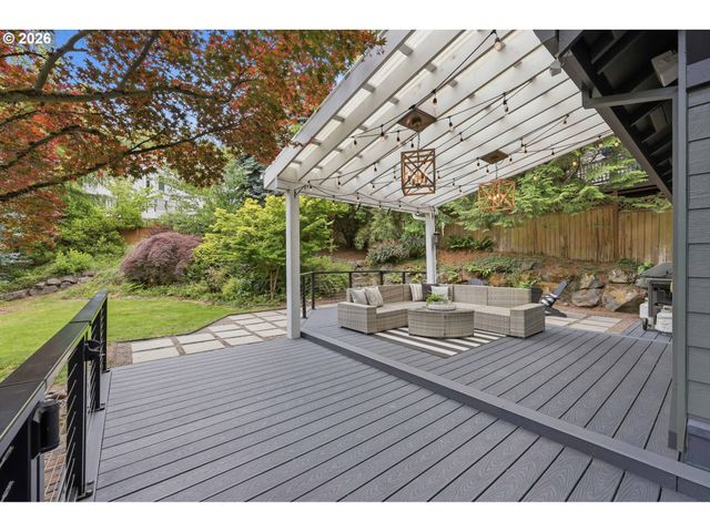 2667 Nw Birkendene St, Portland, OR 97229