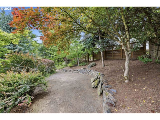 2667 Nw Birkendene St, Portland, OR 97229