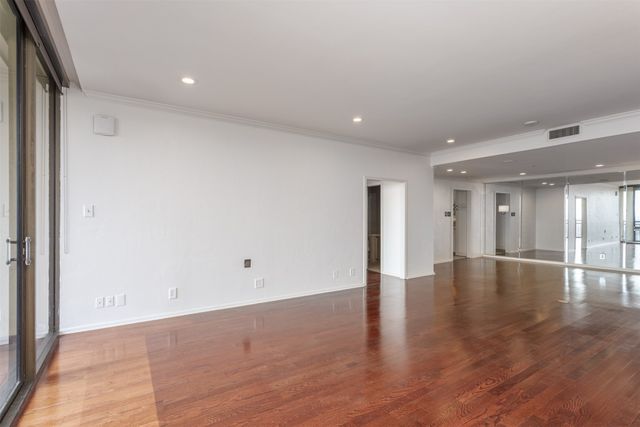 6335 W Northwest Highway 1314, Dallas, TX 75225