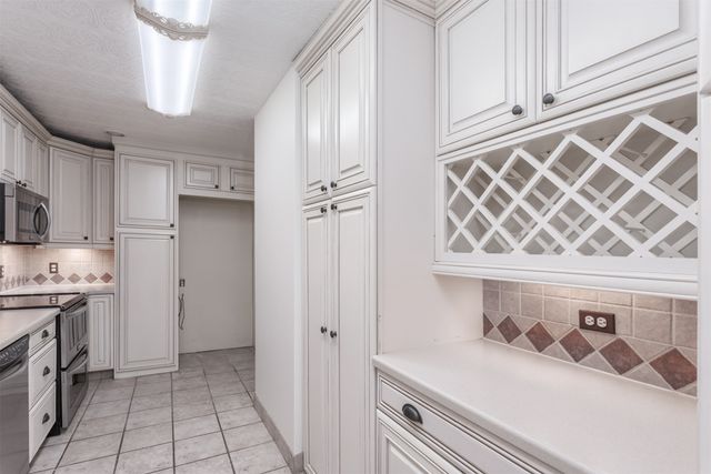 6335 W Northwest Highway 1314, Dallas, TX 75225