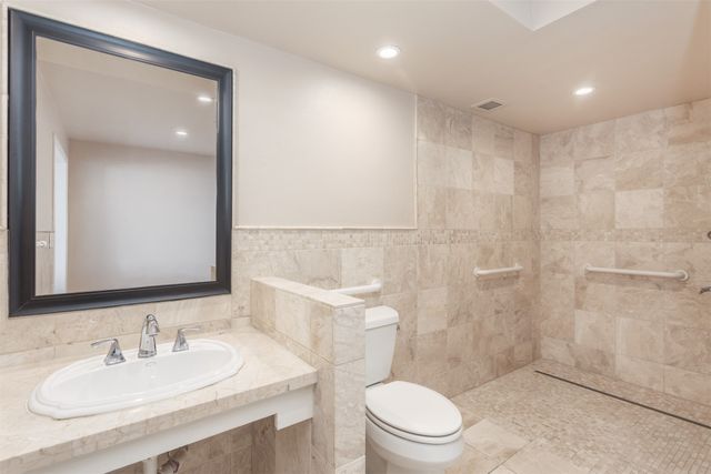 6335 W Northwest Highway 1314, Dallas, TX 75225