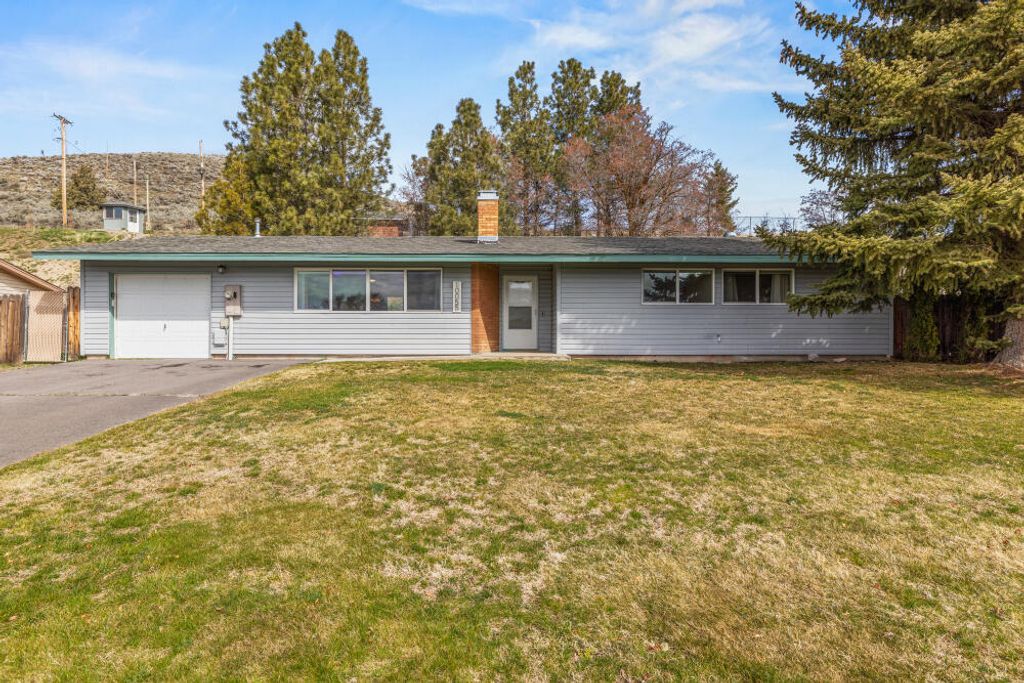 10055 Westbrook Drive, Klamath Falls, OR 97603