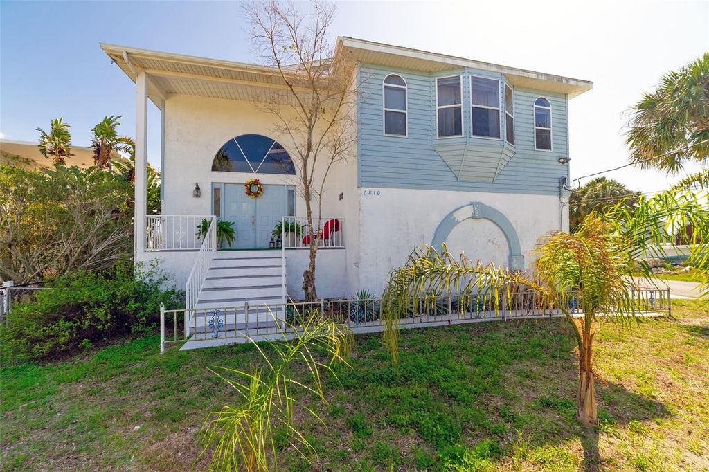 Image 1 of property listing at 6810 SEAVIEW BOULEVARD, Hudson, FL 34667