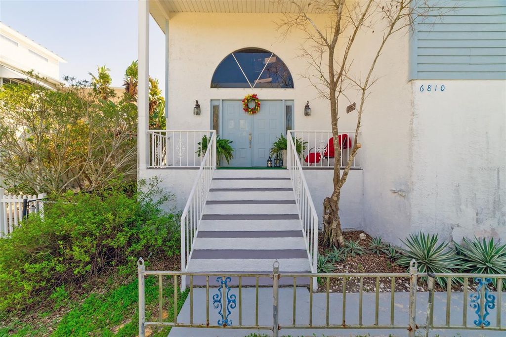 Image 2 of property listing at 6810 SEAVIEW BOULEVARD, Hudson, FL 34667