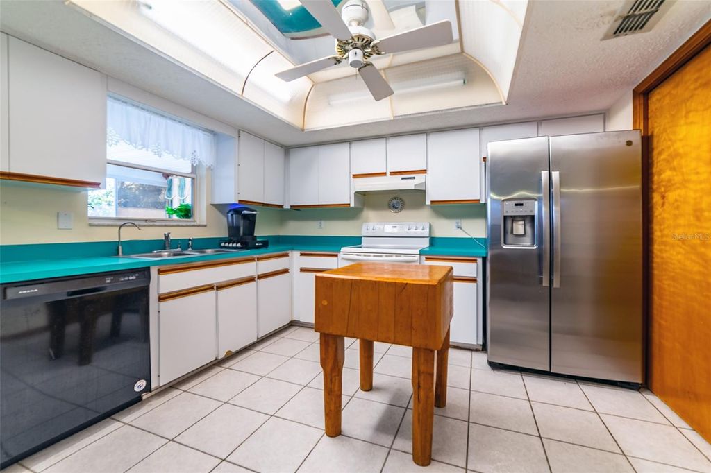 Image 28 of property listing at 6810 SEAVIEW BOULEVARD, Hudson, FL 34667