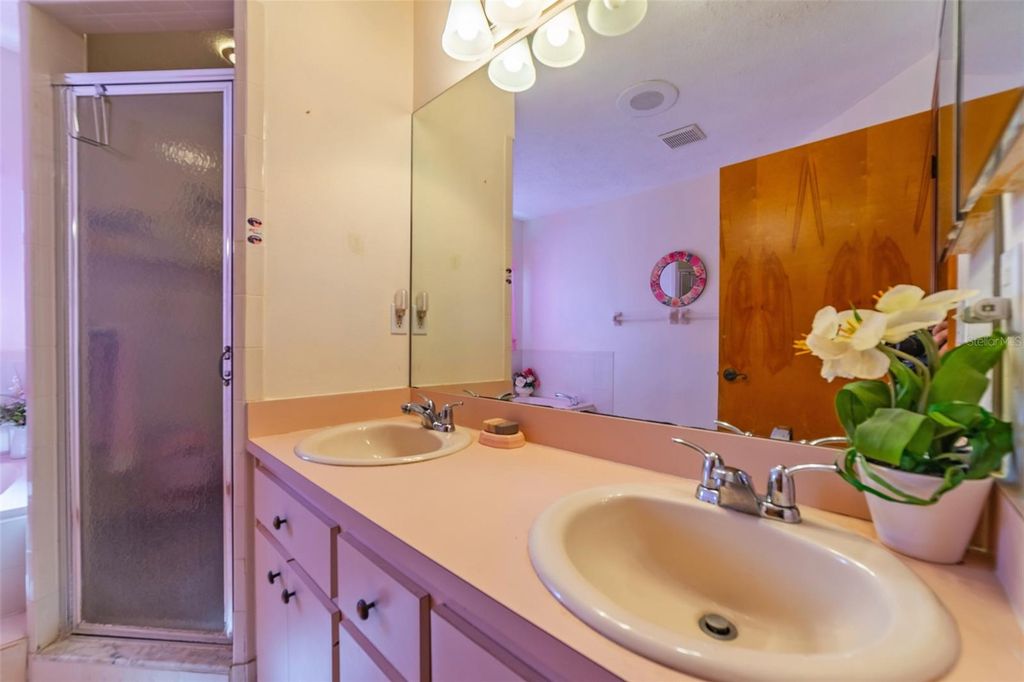 Image 32 of property listing at 6810 SEAVIEW BOULEVARD, Hudson, FL 34667