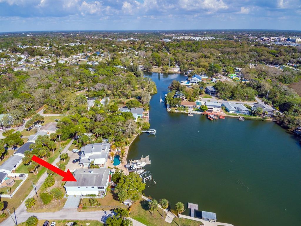 Image 7 of property listing at 6810 SEAVIEW BOULEVARD, Hudson, FL 34667