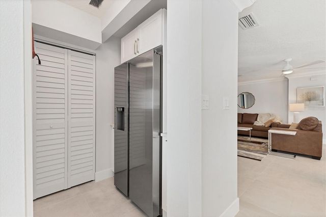 2553 E PAULSTAN COURT, Sarasota, FL 34237
