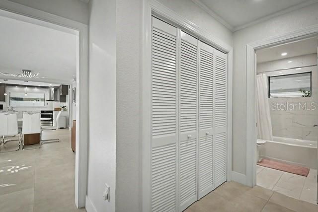 2553 E PAULSTAN COURT, Sarasota, FL 34237