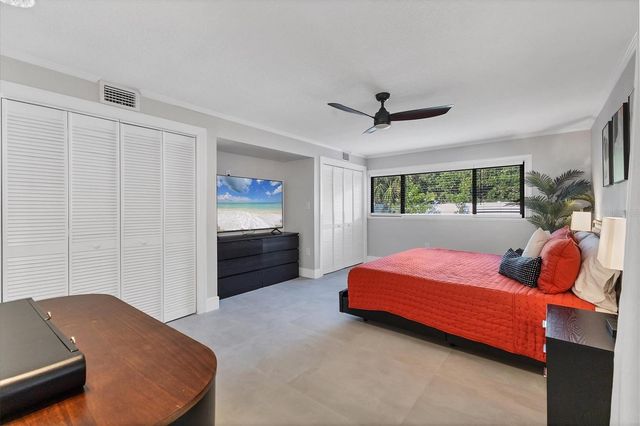 2553 E PAULSTAN COURT, Sarasota, FL 34237