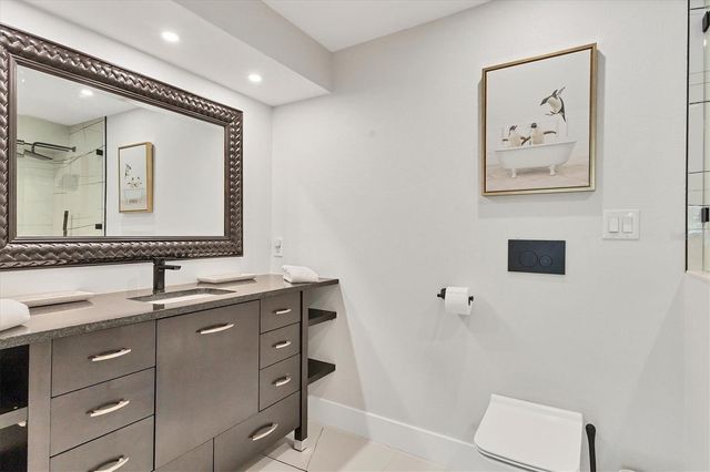 2553 E PAULSTAN COURT, Sarasota, FL 34237