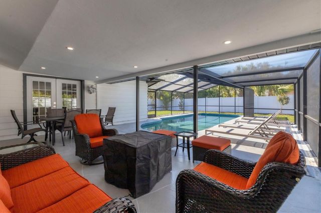 2553 E PAULSTAN COURT, Sarasota, FL 34237