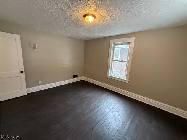 468 Hill Street, Beech Bottom, WV 26037