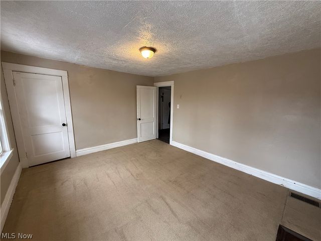 468 Hill Street, Beech Bottom, WV 26037