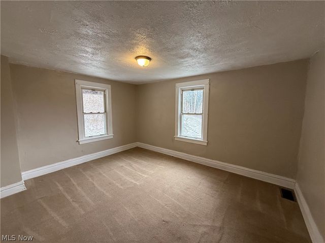 468 Hill Street, Beech Bottom, WV 26037