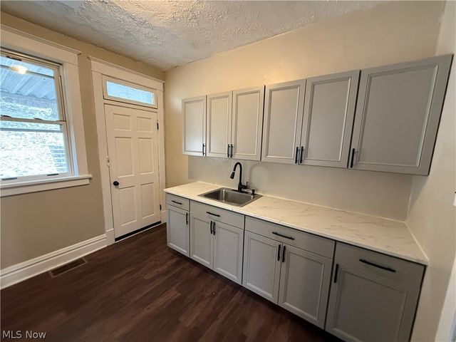 468 Hill Street, Beech Bottom, WV 26037