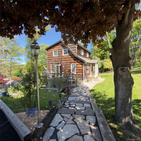 21 Birch Drive, Mahopac, NY 10541
