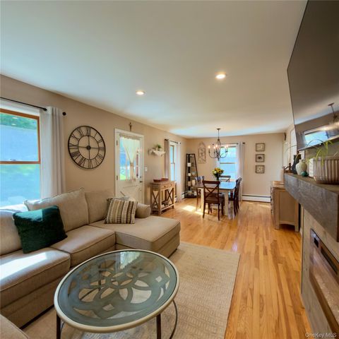 21 Birch Drive, Mahopac, NY 10541