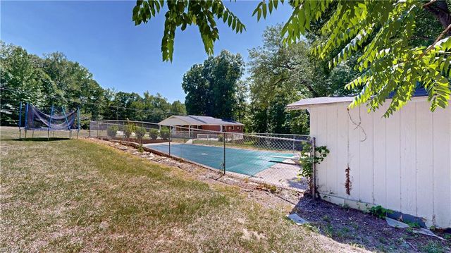5802 MENDENHALL Road, Archdale, NC 27263