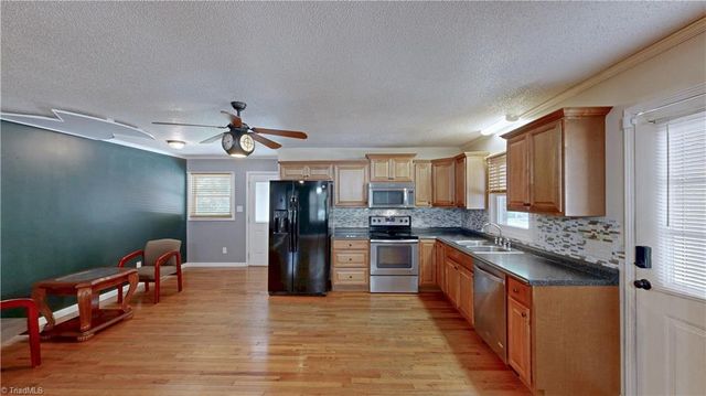 5802 MENDENHALL Road, Archdale, NC 27263