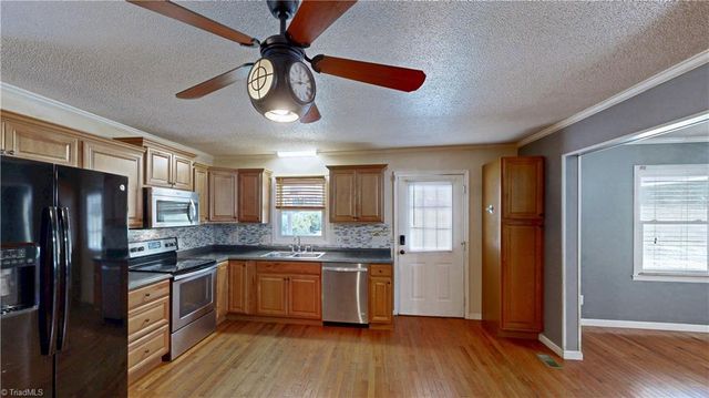 5802 MENDENHALL Road, Archdale, NC 27263