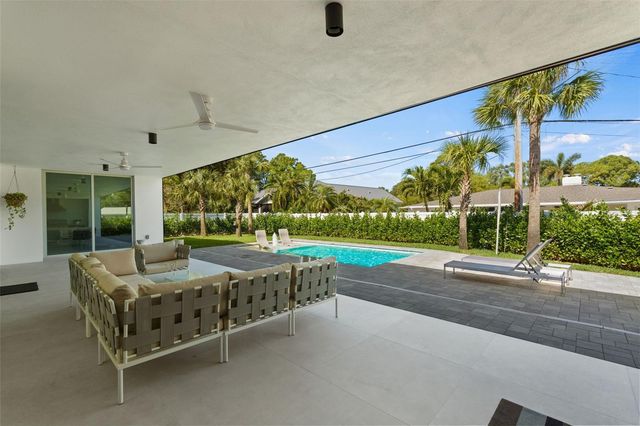 1304 INDIAN ROCKS ROAD, Belleair, FL 33756