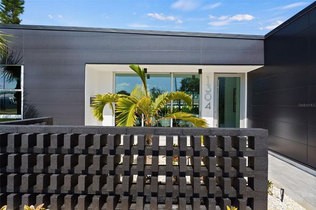 1304 INDIAN ROCKS ROAD, Belleair, FL 33756