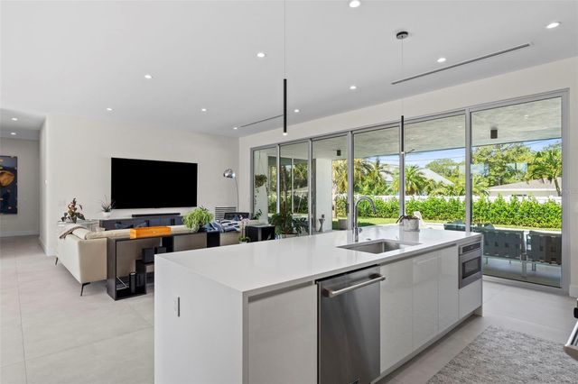 1304 INDIAN ROCKS ROAD, Belleair, FL 33756