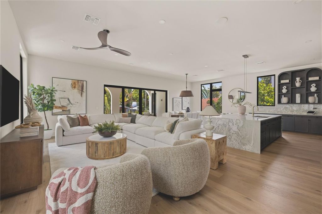 Image 24 of property listing at 128 ADRIATIC AVENUE, Tampa, FL 33606