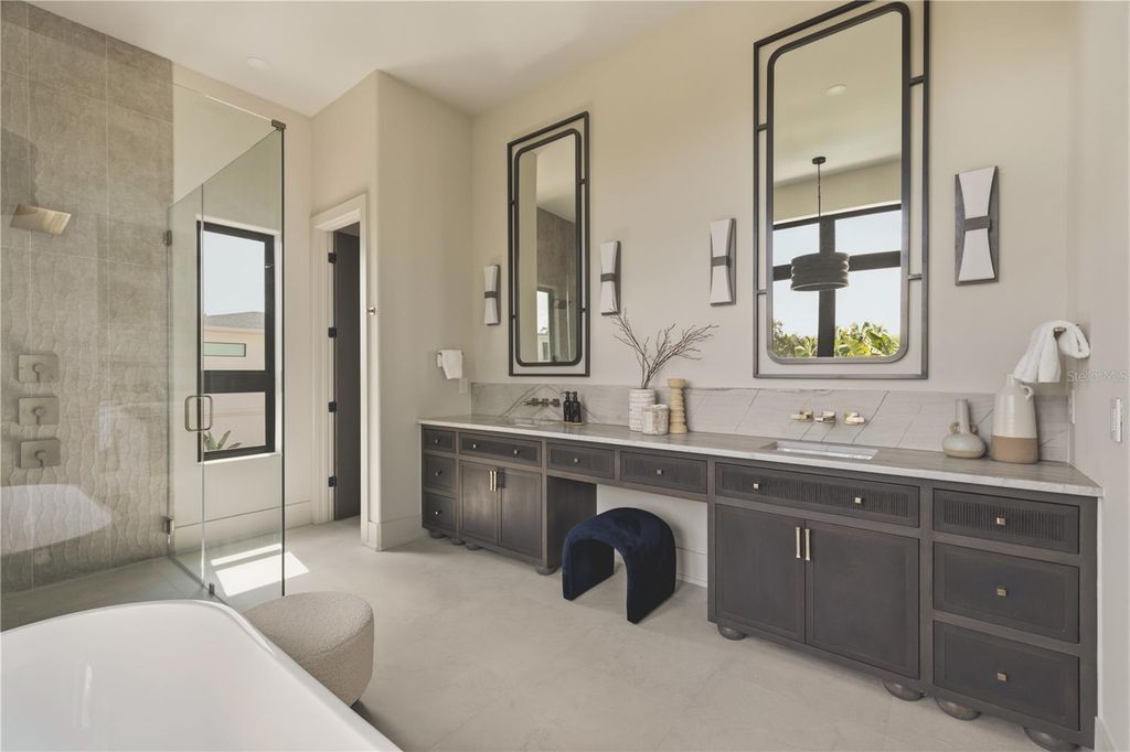 Image 44 of property listing at 128 ADRIATIC AVENUE, Tampa, FL 33606