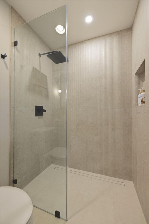 Image 66 of property listing at 128 ADRIATIC AVENUE, Tampa, FL 33606