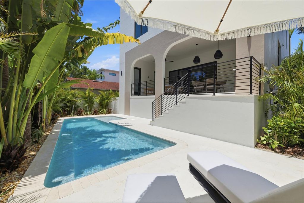 Image 82 of property listing at 128 ADRIATIC AVENUE, Tampa, FL 33606