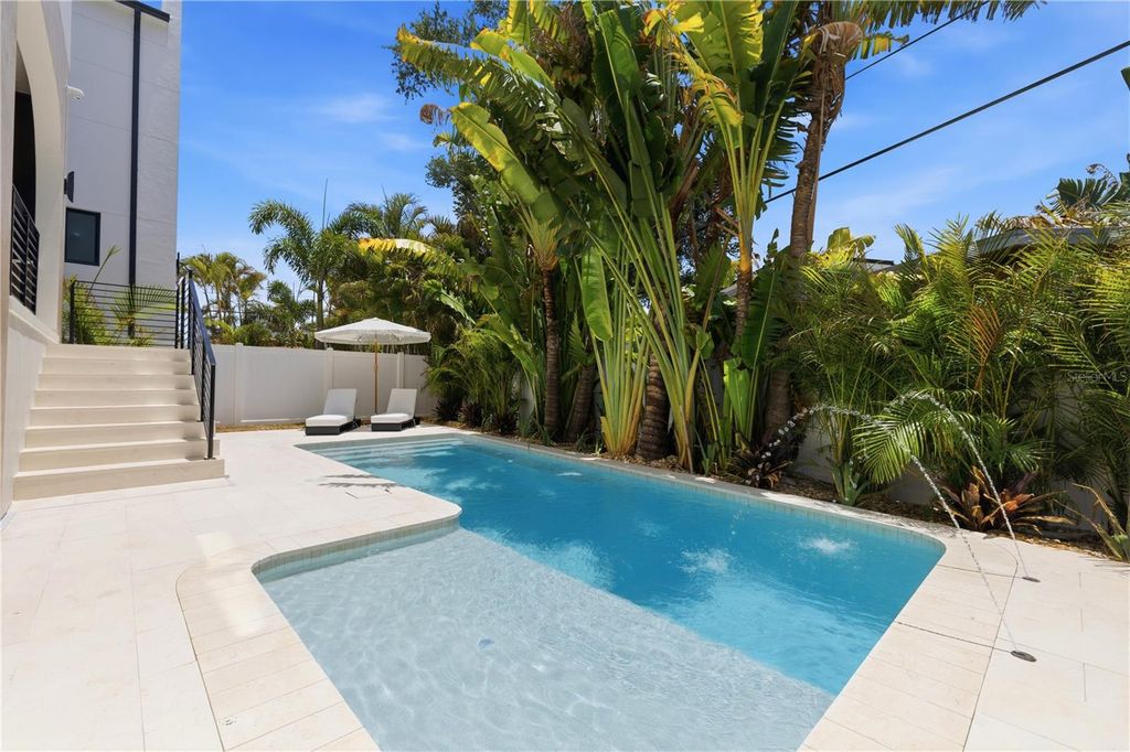 Image 83 of property listing at 128 ADRIATIC AVENUE, Tampa, FL 33606