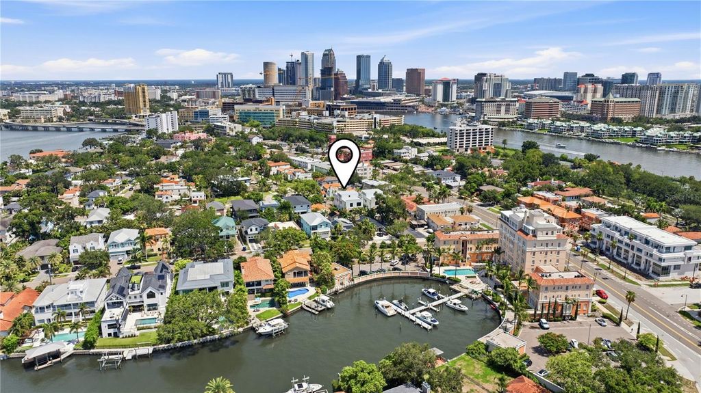 Image 85 of property listing at 128 ADRIATIC AVENUE, Tampa, FL 33606