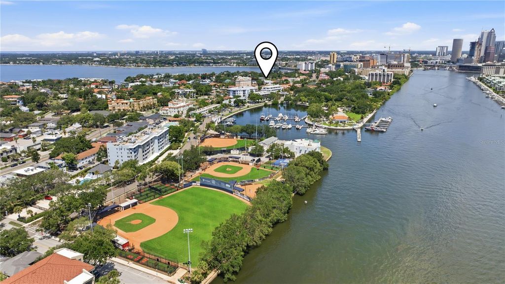 Image 87 of property listing at 128 ADRIATIC AVENUE, Tampa, FL 33606