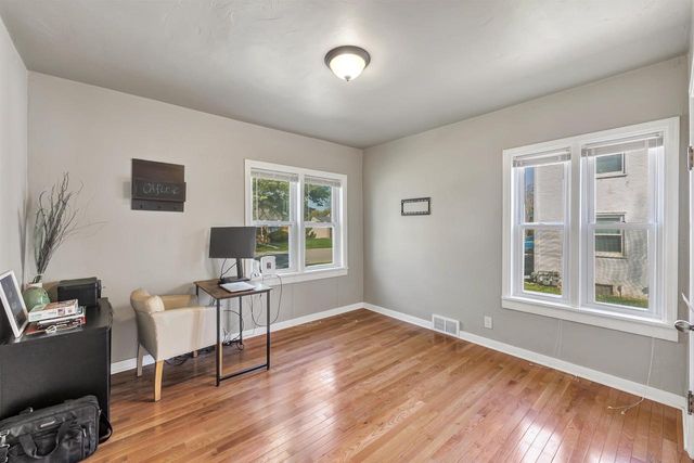 982 HOLZER STREET, Green Bay, WI 54303
