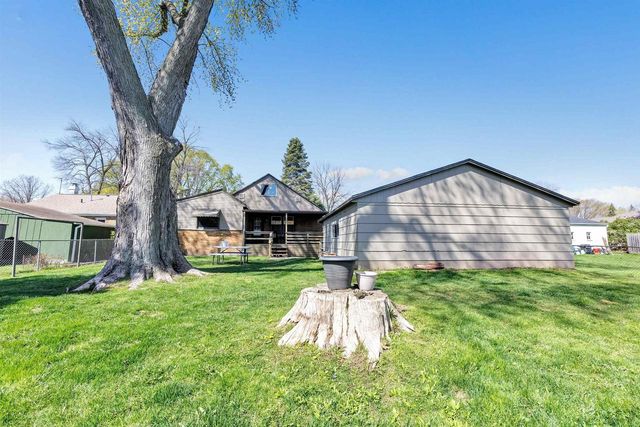 982 HOLZER STREET, Green Bay, WI 54303