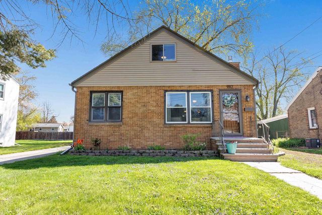 982 HOLZER STREET, Green Bay, WI 54303