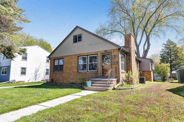 982 HOLZER STREET, Green Bay, WI 54303