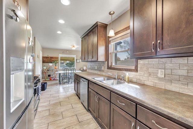 982 HOLZER STREET, Green Bay, WI 54303