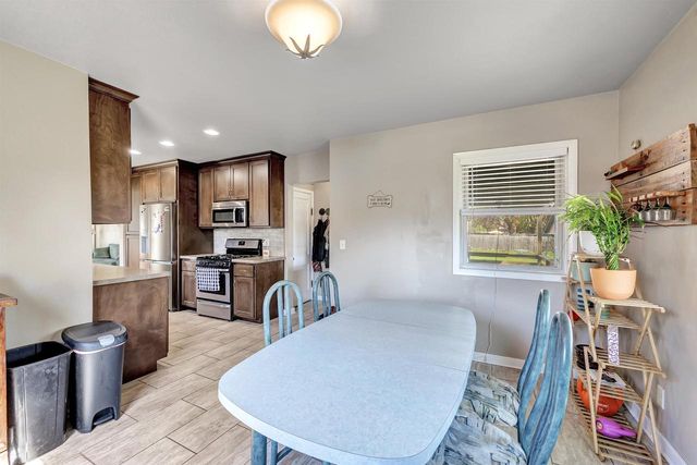 982 HOLZER STREET, Green Bay, WI 54303