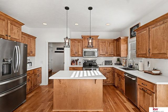 18911 Leavenworth Street, Elkhorn, NE 68022