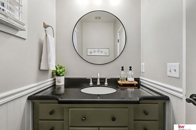 18911 Leavenworth Street, Elkhorn, NE 68022