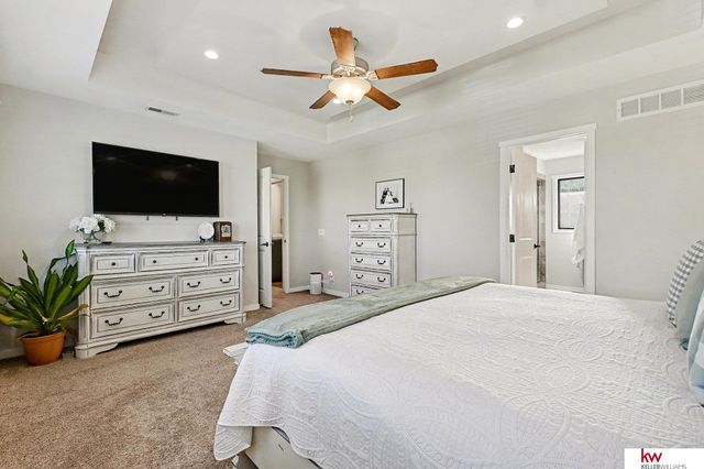 18911 Leavenworth Street, Elkhorn, NE 68022