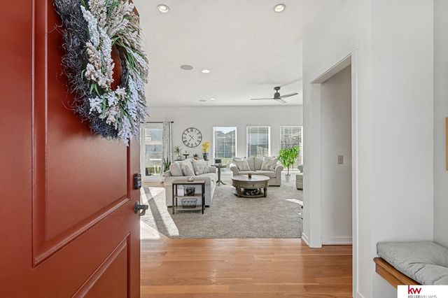 18911 Leavenworth Street, Elkhorn, NE 68022