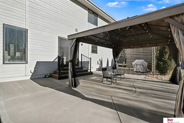 18911 Leavenworth Street, Elkhorn, NE 68022