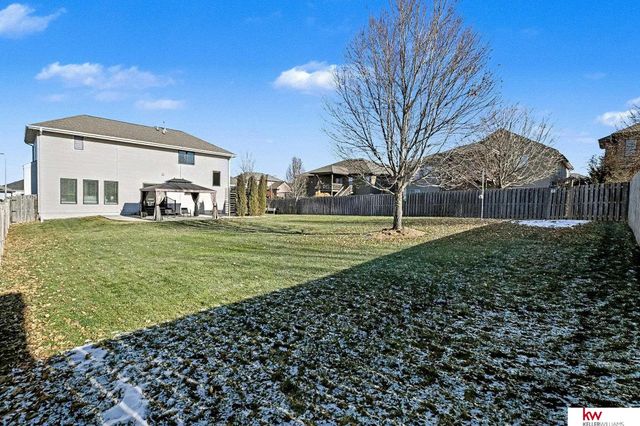 18911 Leavenworth Street, Elkhorn, NE 68022