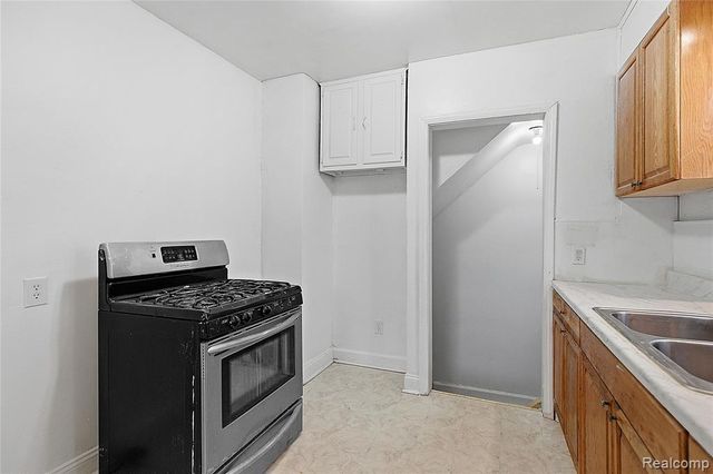 11391 Saint Marys Street, Detroit, MI 48227