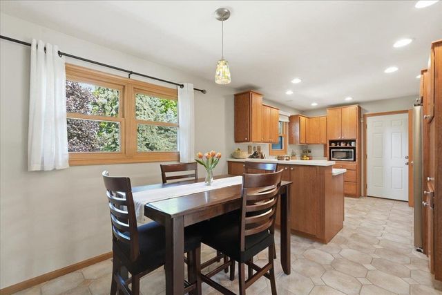 118 Violet Circle, Madison, WI 53714
