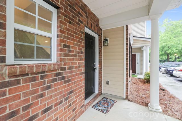 8738 Twined Creek Lane, Charlotte, NC 28227